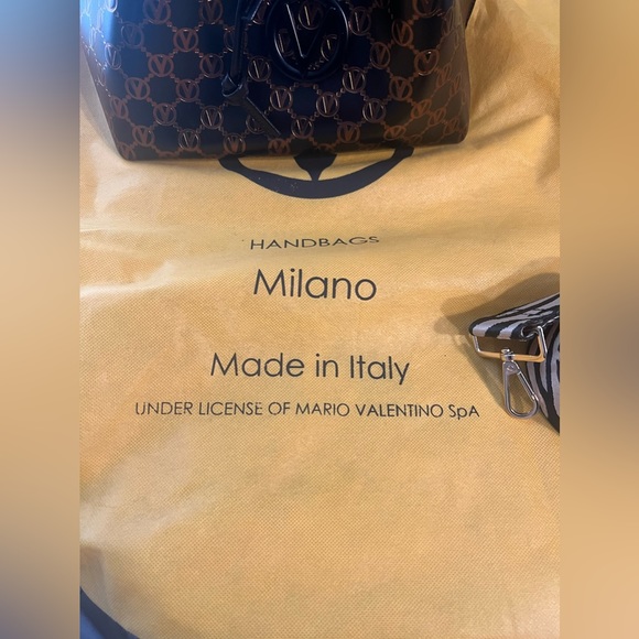 MARIO VALENTINO MALANO BUCKET/Crossbody - Picture 8 of 10